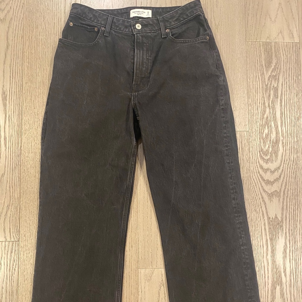 Abercrombie and fitch 90s relaxed jean high rise jean